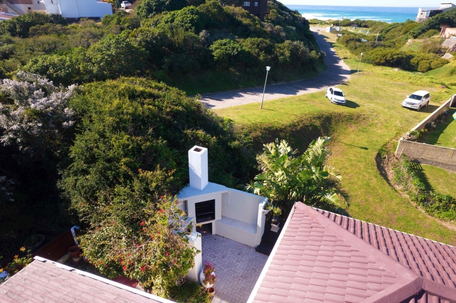 4 Bedroom Property for Sale in Paradise Beach Eastern Cape